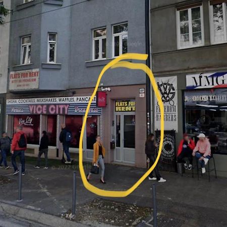 1St Plaza Apartment Bratislava Esterno foto