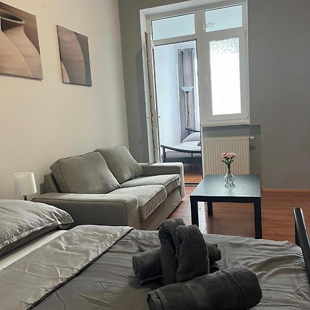 1St Plaza Apartment Bratislava Esterno foto