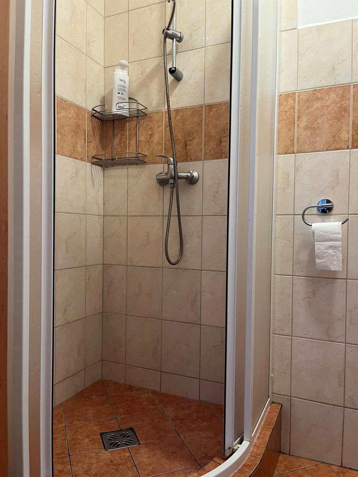 1St Plaza Apartment Bratislava Esterno foto