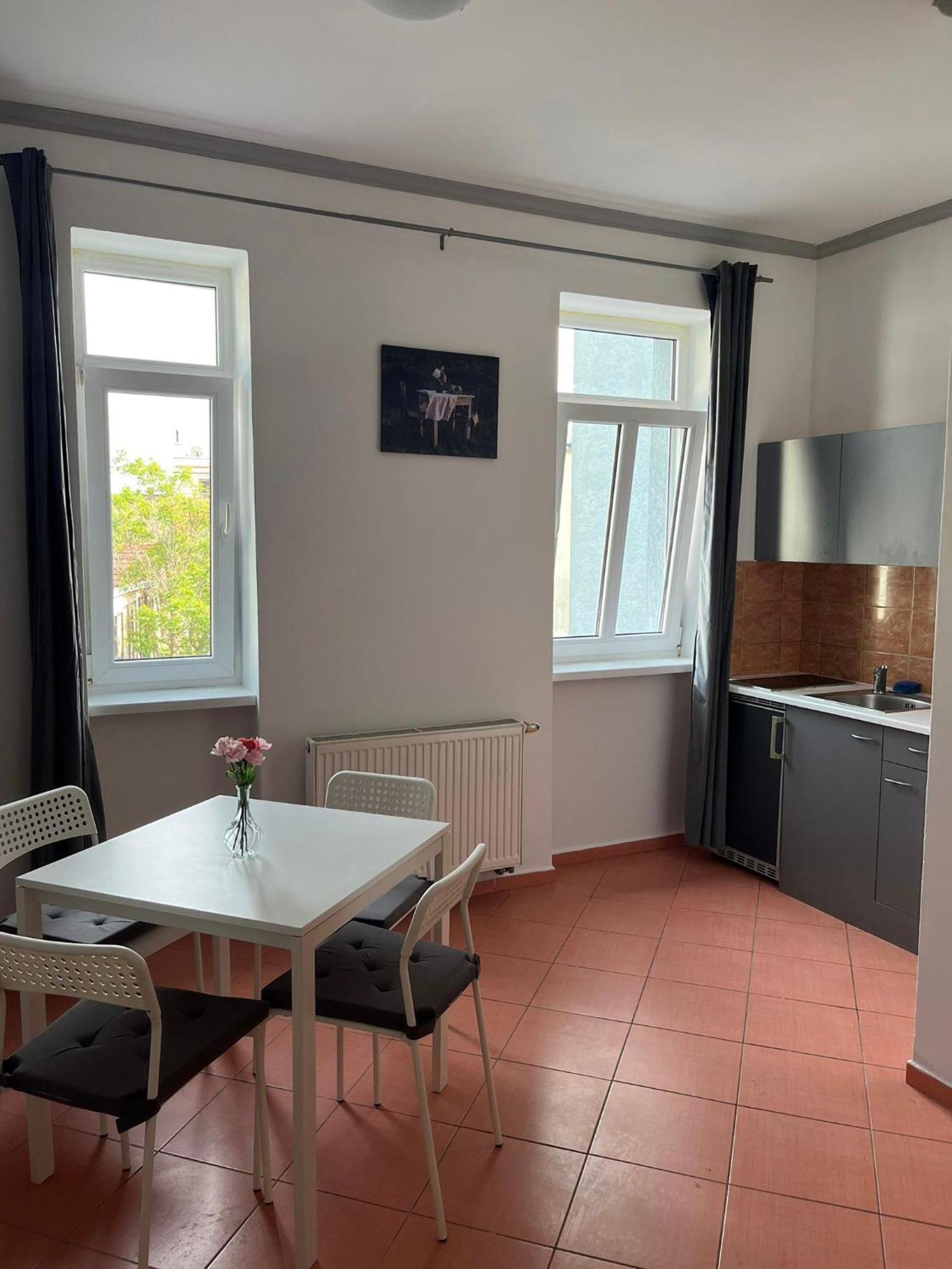 1St Plaza Apartment Bratislava Esterno foto