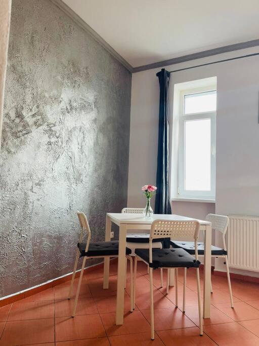 1St Plaza Apartment Bratislava Esterno foto